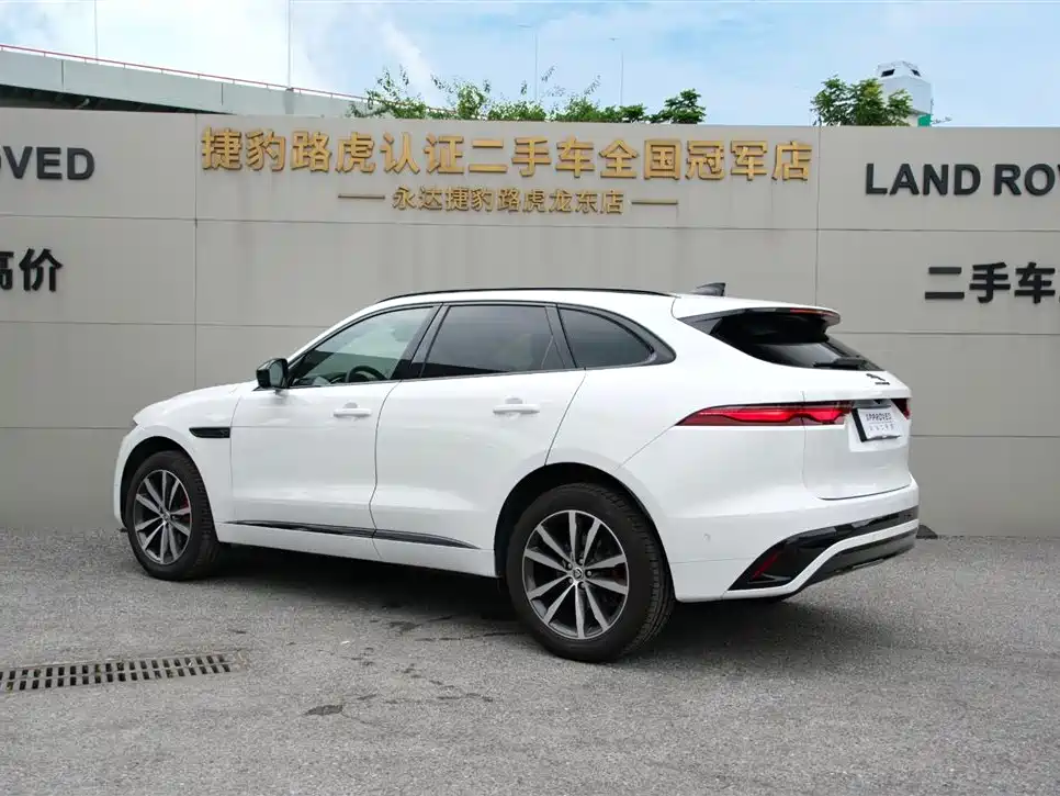 Jaguar F-PACE P250 R-Dynamic SE