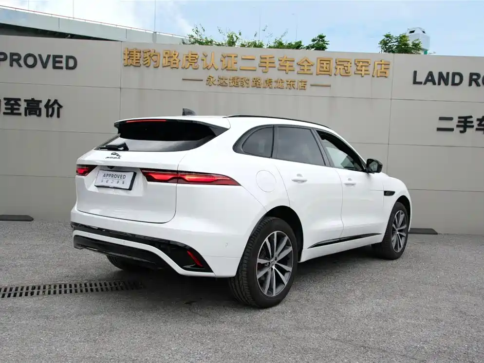 Jaguar F-PACE P250 R-Dynamic SE