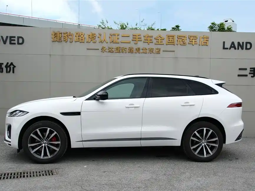 Jaguar F-PACE P250 R-Dynamic SE