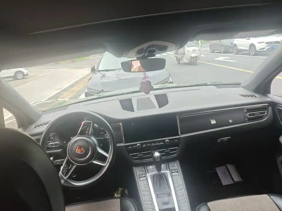 Macan Macan 2.0 T