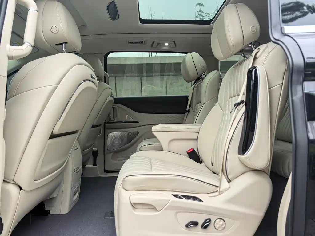 Voyah Dreamer Low Carbon Dream + Smart Enjoyment Package