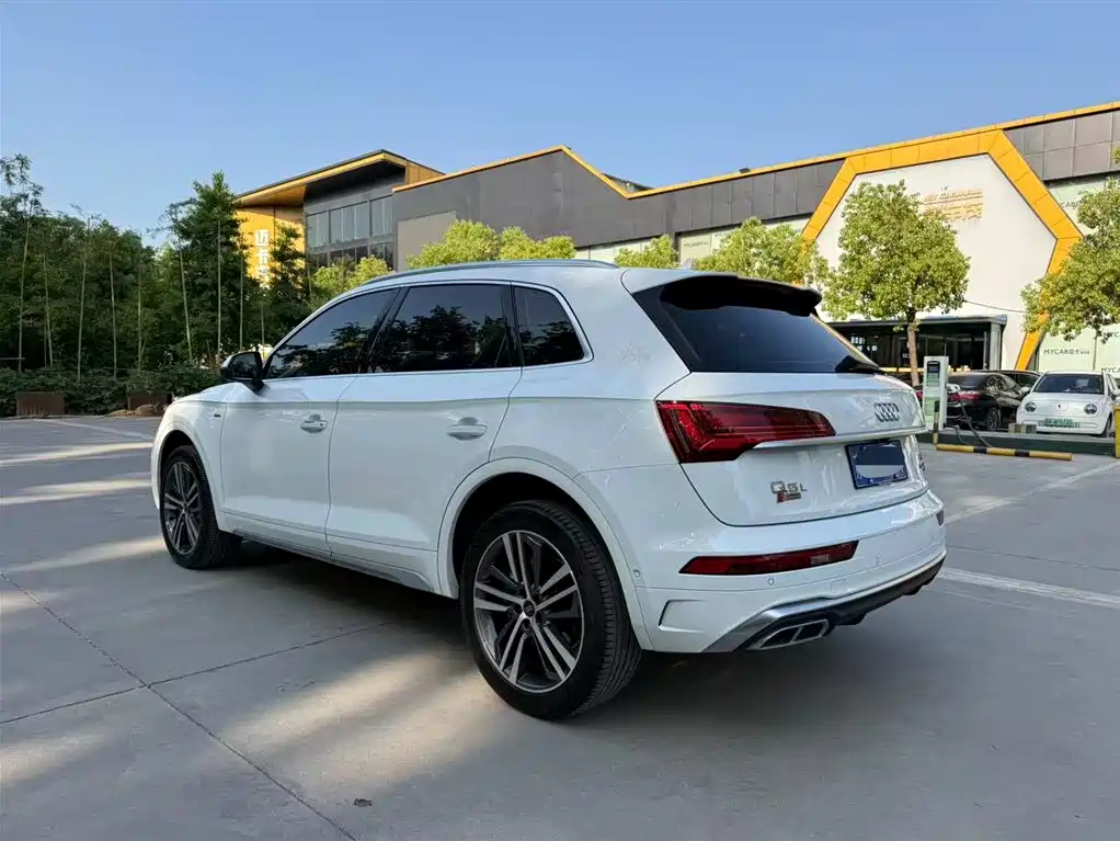 Audi Q5 L 45 T Luxury Dynamic
