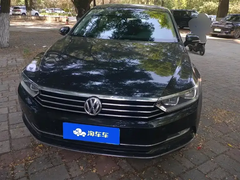 Volkswagen Magotan 330 TSI DSG Luxury CN-VI