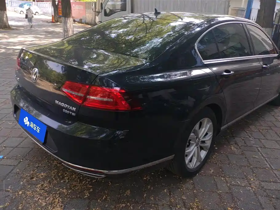 Magotan 330 TSI DSG Luxury CN-VI