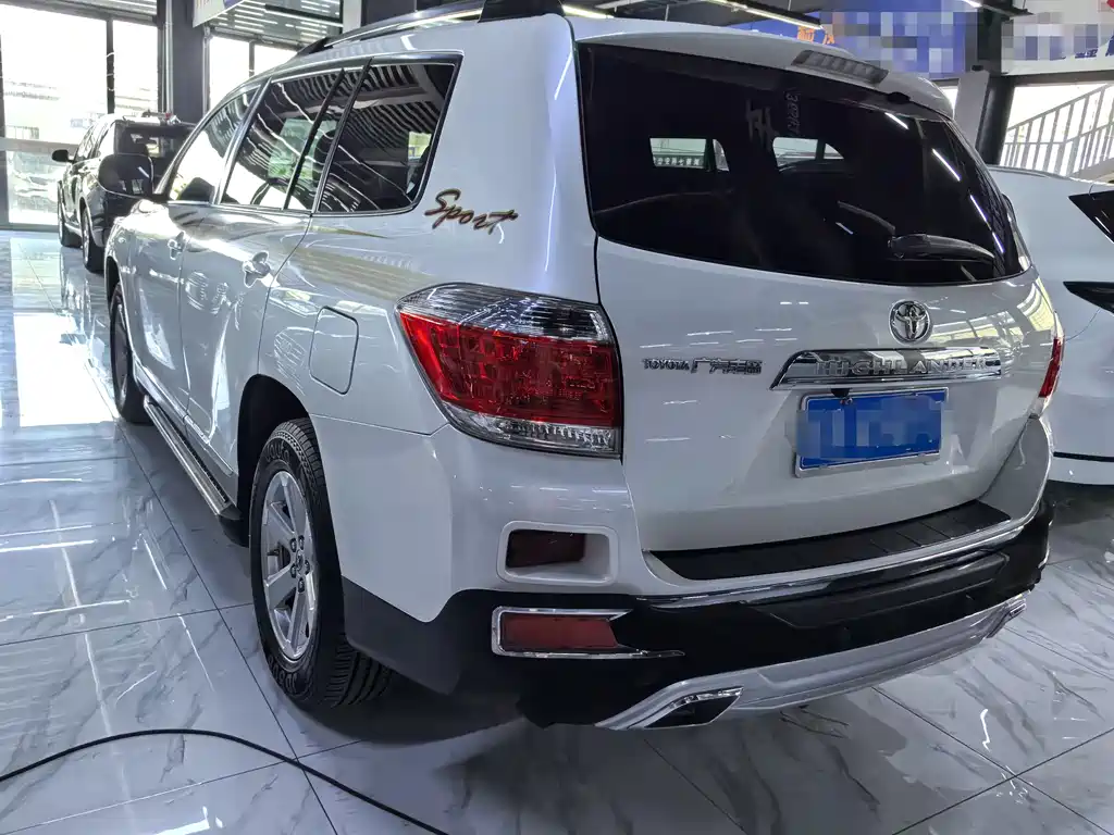 Highlander 2.7 L 2 WD 5-seat Elite