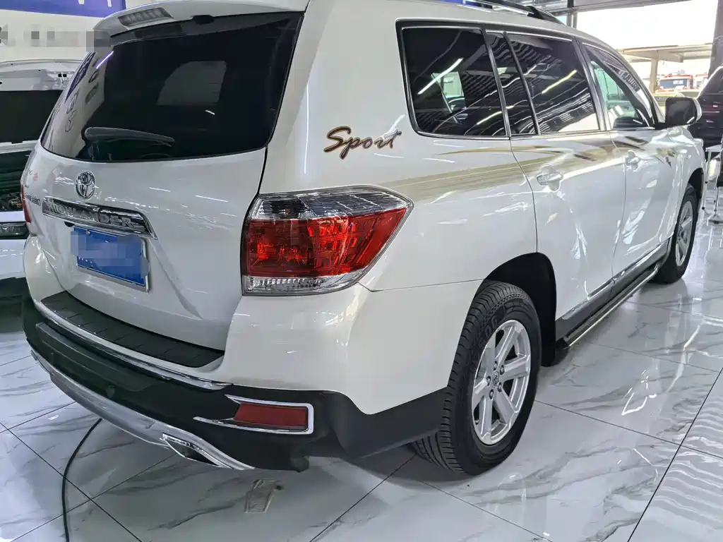 Highlander 2.7 L 2 WD 5-seat Elite