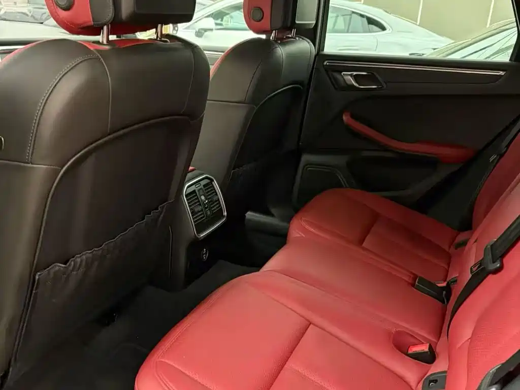 Macan Macan 2.0 T