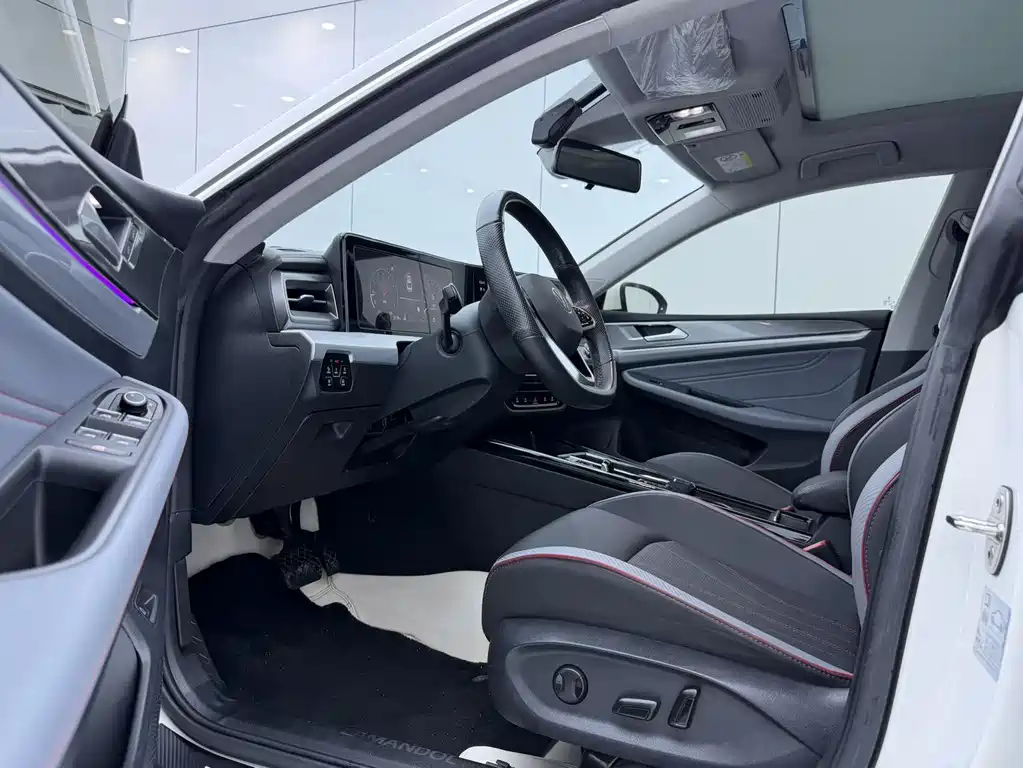 Lamando Lamando L 280 TSI DSG Spicy Cool