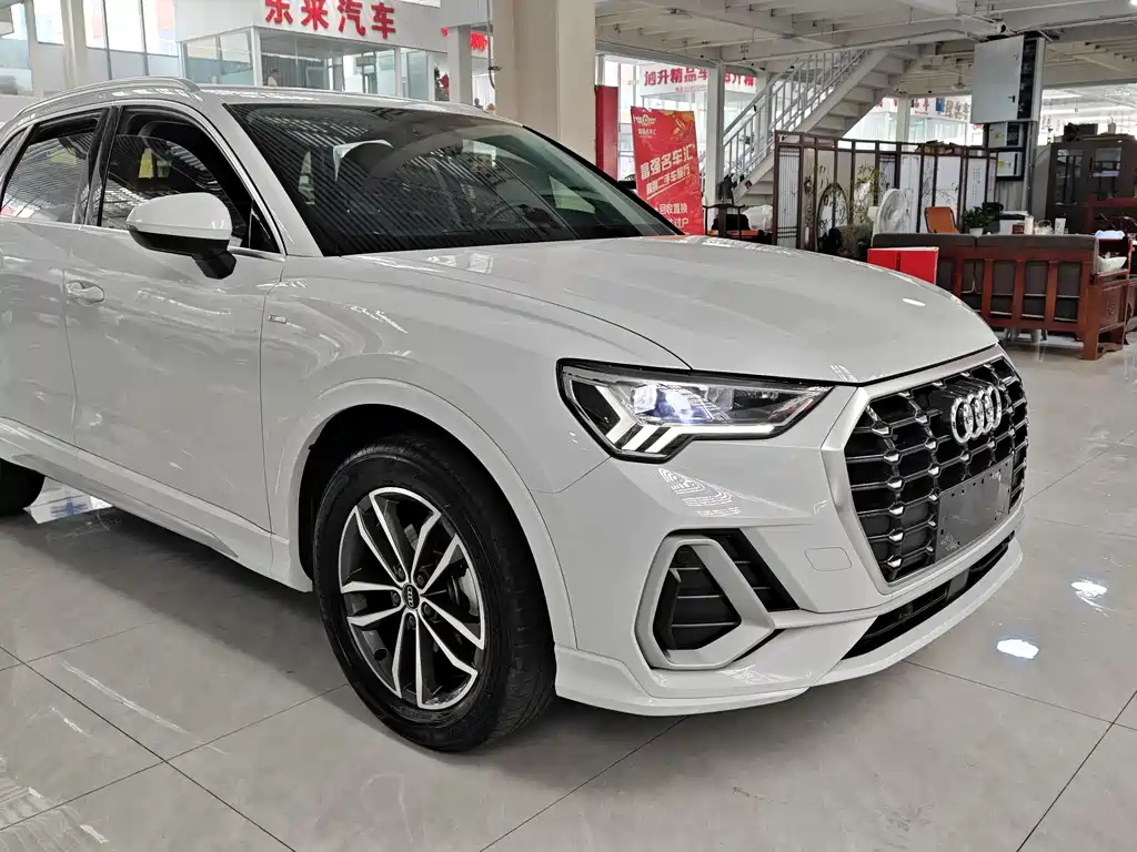 Audi Q3 35 TFSI Progressive Dynamic (1.4 T)