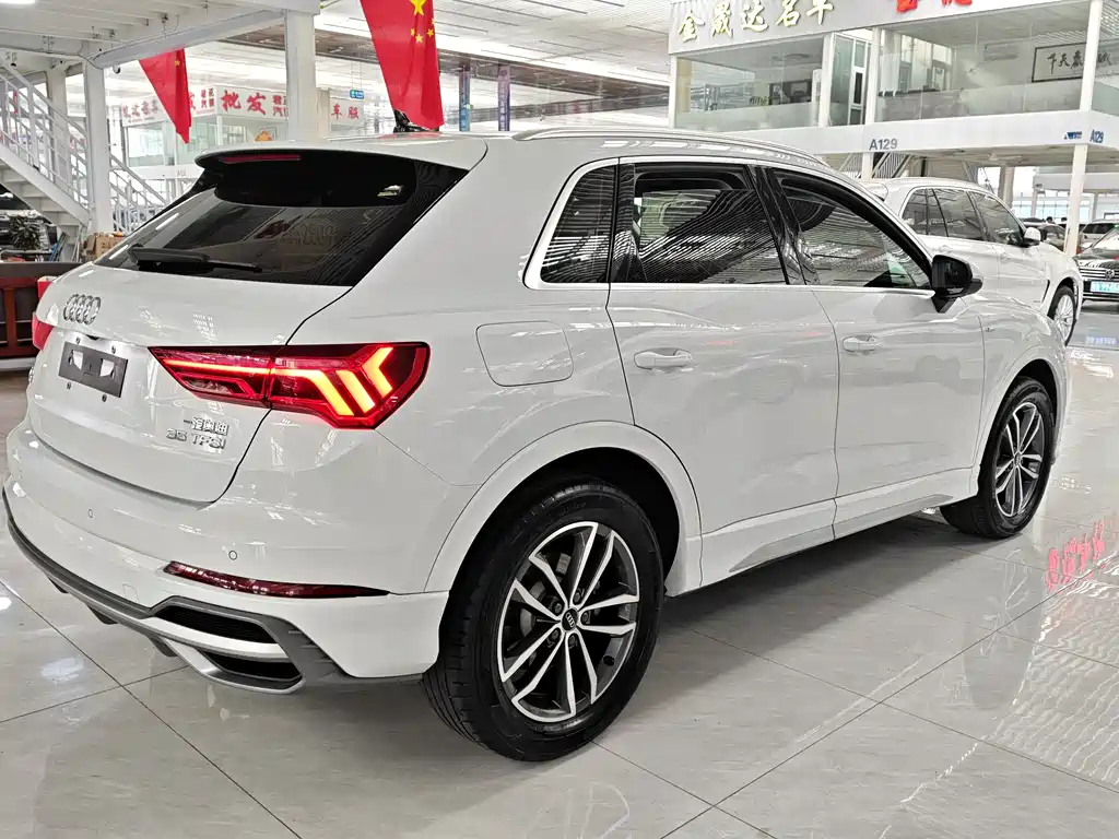 Audi Q3 35 TFSI Progressive Dynamic (1.4 T)