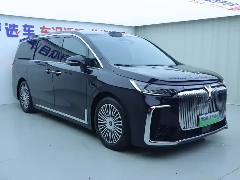 Voyah Dreamer PHEV 4 WD Flagship Kunpeng
