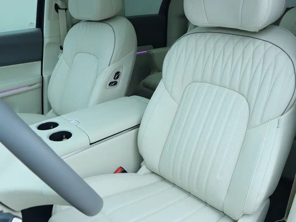 Voyah Dreamer PHEV 4 WD Flagship Kunpeng