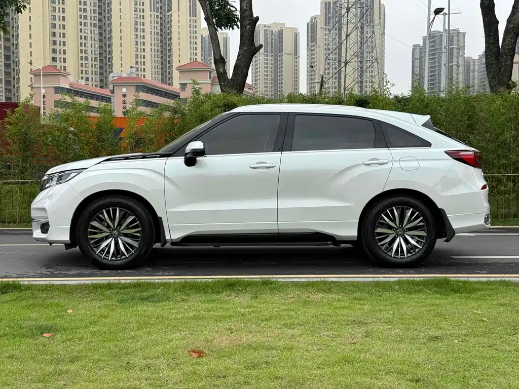 Avancier 370 TURBO 2 WD Luxury