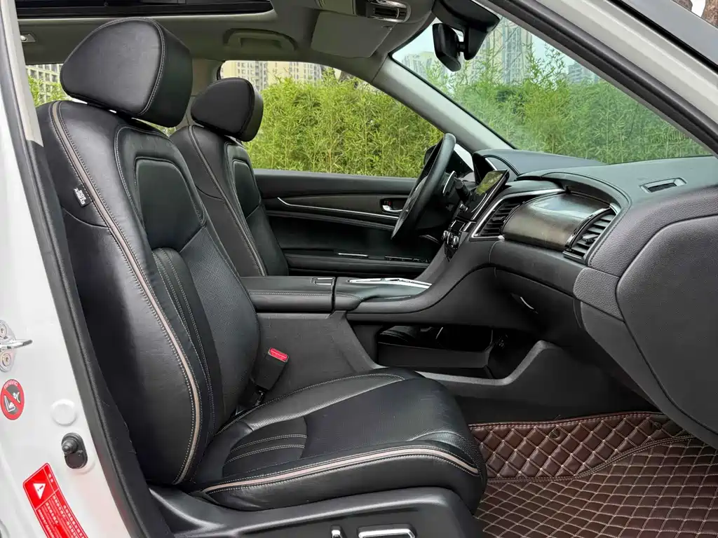 Avancier 370 TURBO 2 WD Luxury