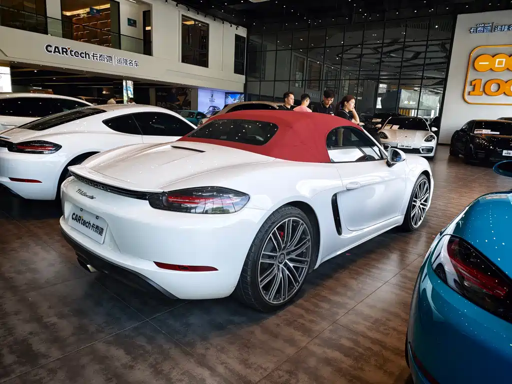 Porsche 718 Boxster 2.0 T