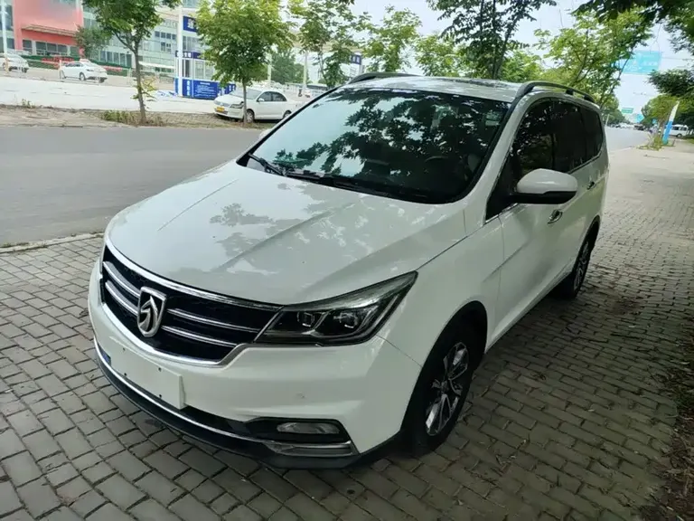 Baojun 730 1.5 T Manual Luxury 7-seat