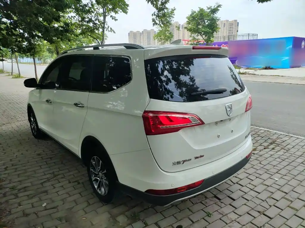 Baojun 730 1.5 T Manual Luxury 7-seat