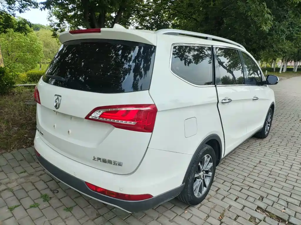 Baojun 730 1.5 T Manual Luxury 7-seat