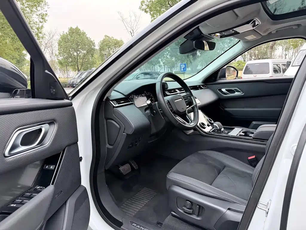 Range Rover Velar P250