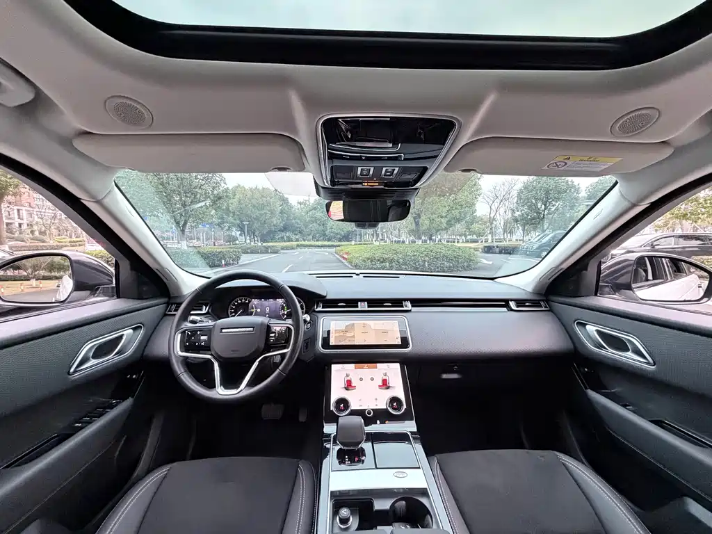 Range Rover Velar P250