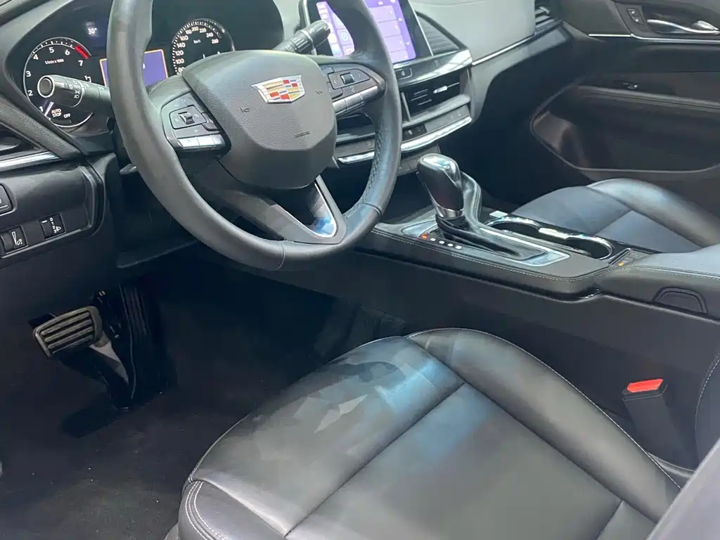 Cadillac CT4 28 T Style