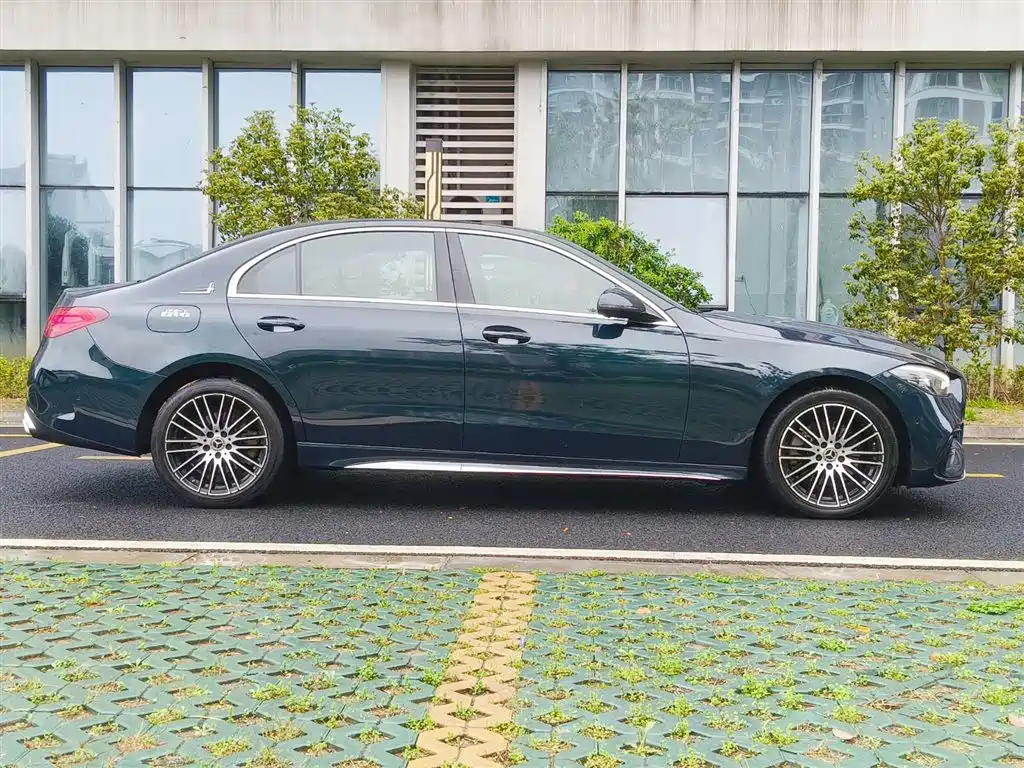 Mercedes-Benz C-Class Facelift C 200 L Sport