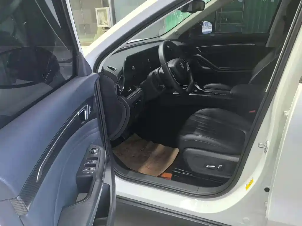 Besturn T55 奔腾T55 2022款 1.5 T 自动超跃款
