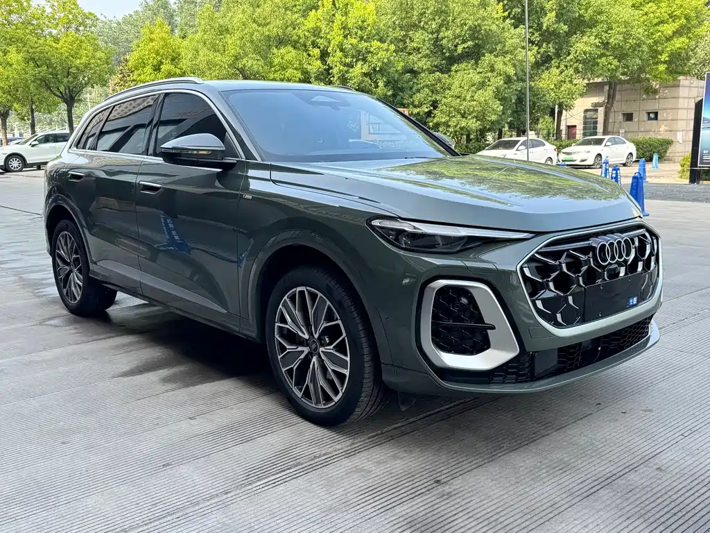 Audi Q5 L 奥迪Q5 L 2026款 2.0 T 千万用户专享版