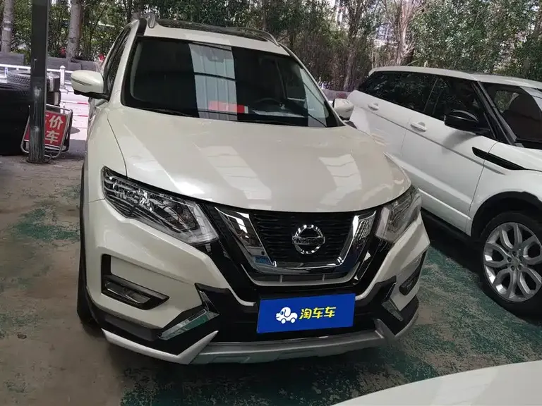 Nissan X-Trail 2.0 L CVT Connected Comfort 2 WD