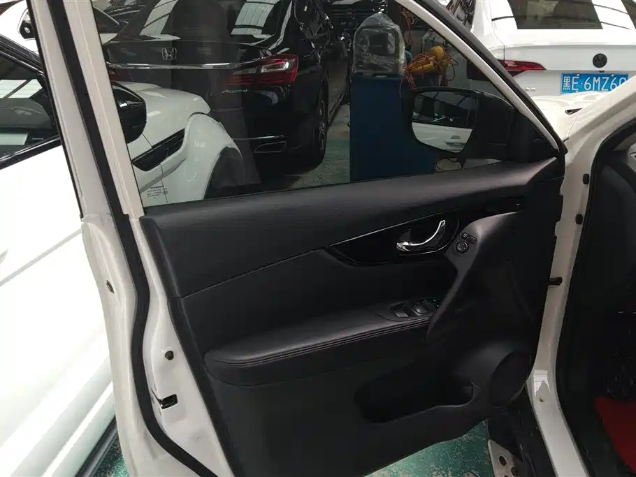 X-Trail 2.0 L CVT Connected Comfort 2 WD