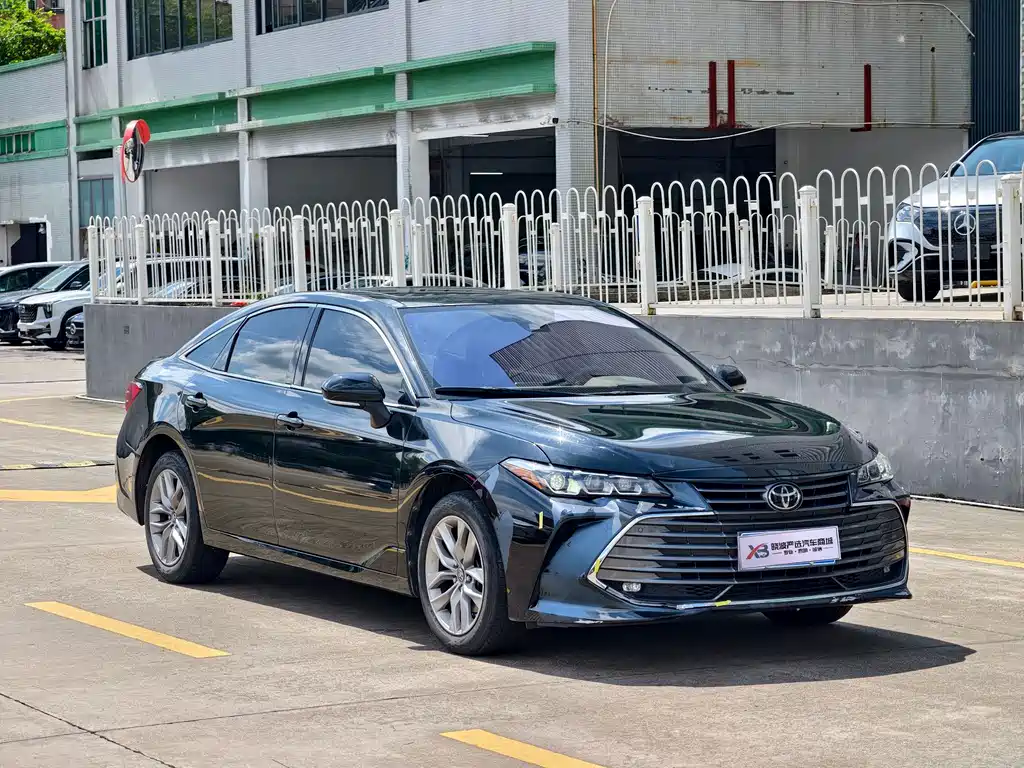Avalon 2.5 L Luxury