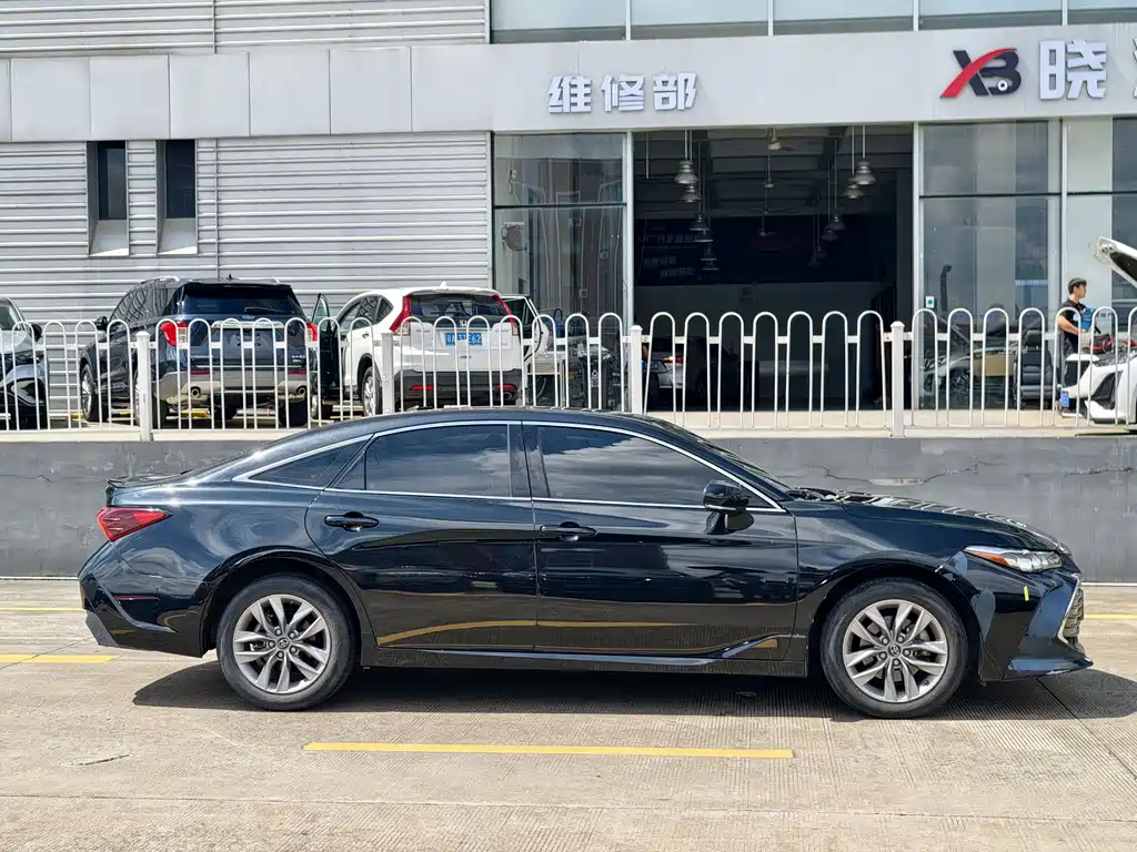 Avalon 2.5 L Luxury