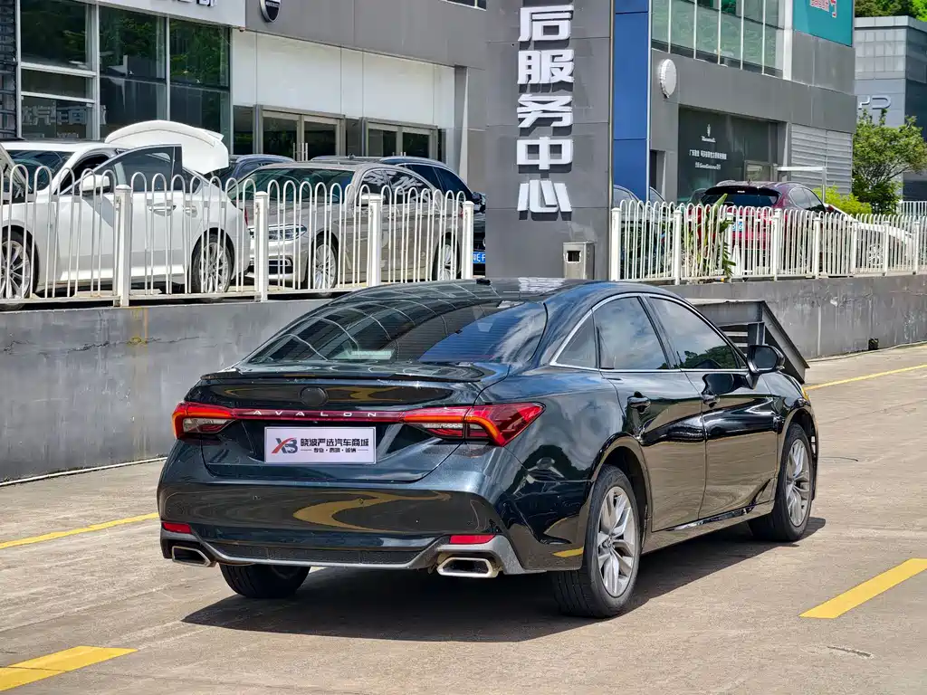 Avalon 2.5 L Luxury