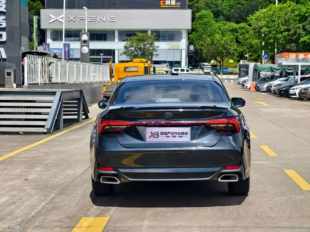 Avalon 2.5 L Luxury