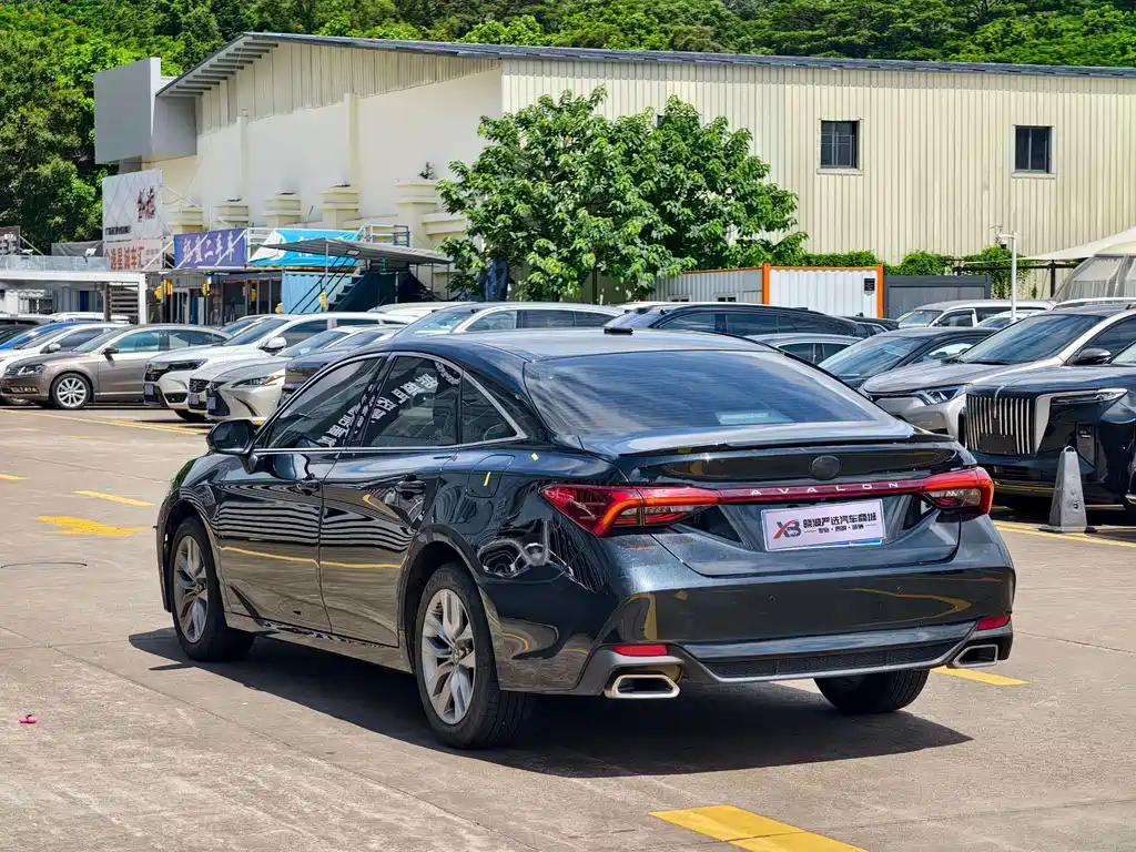 Avalon 2.5 L Luxury
