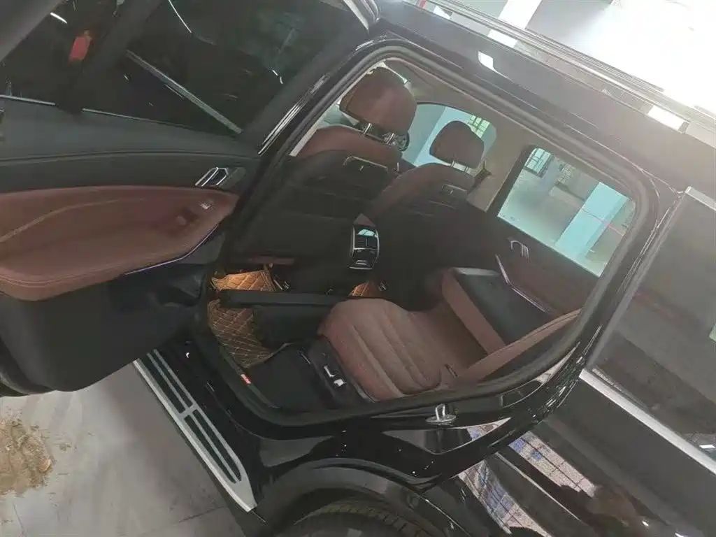 BMW X7 xDrive40 i Leading Luxury Package
