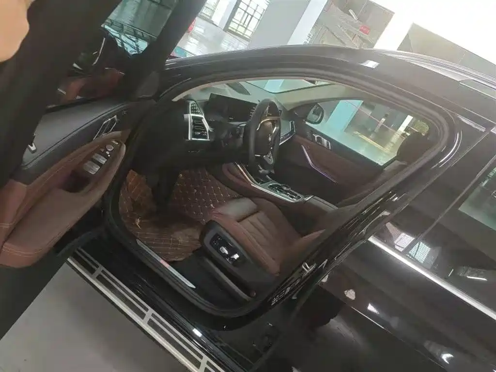 BMW X7 xDrive40 i Leading Luxury Package