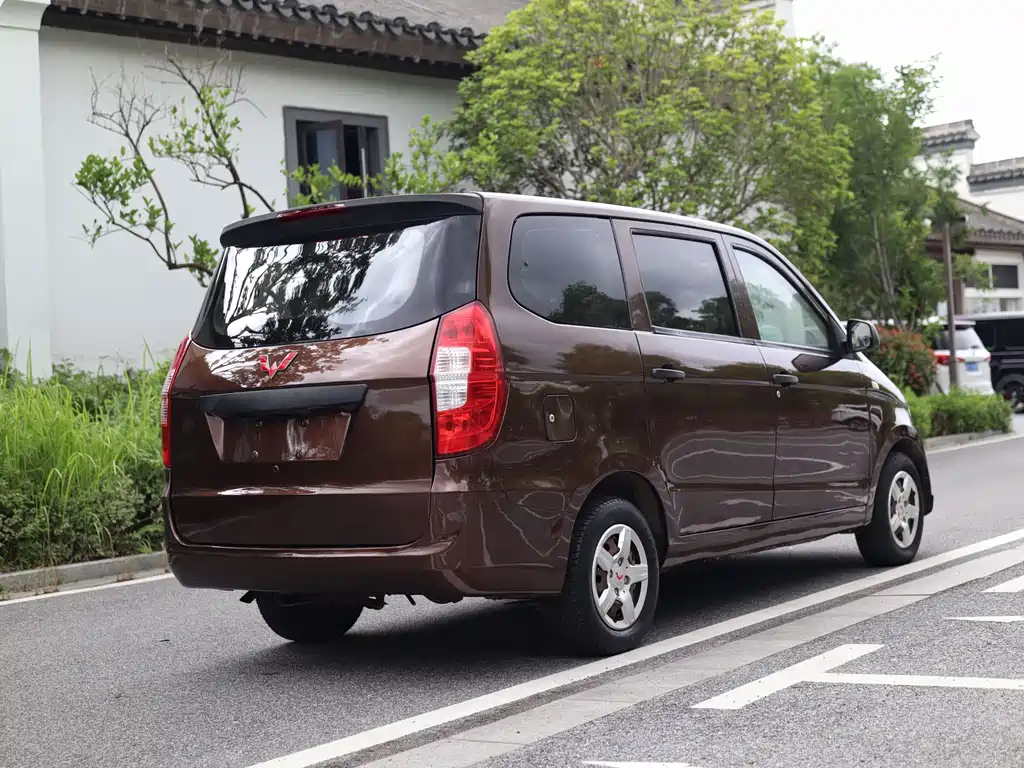 Wuling Hongguang 1.2 L Standard CN-IV