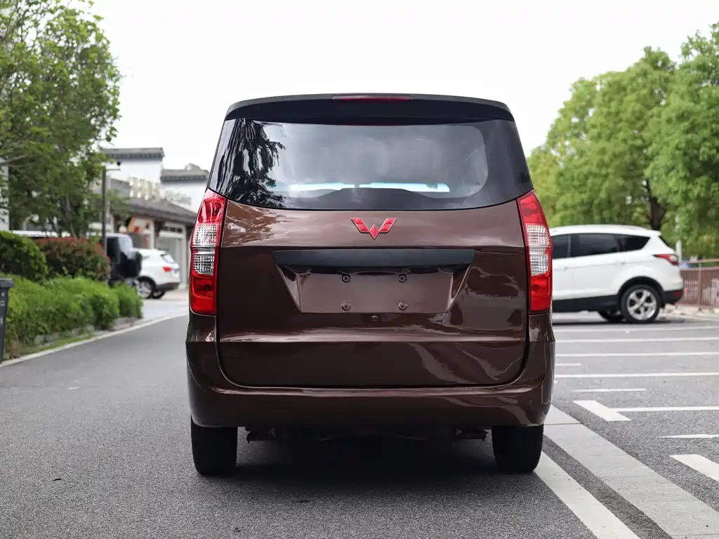 Wuling Hongguang 1.2 L Standard CN-IV
