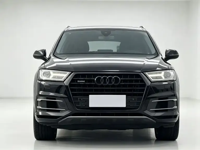 Audi Q7 45 TFSI Tech