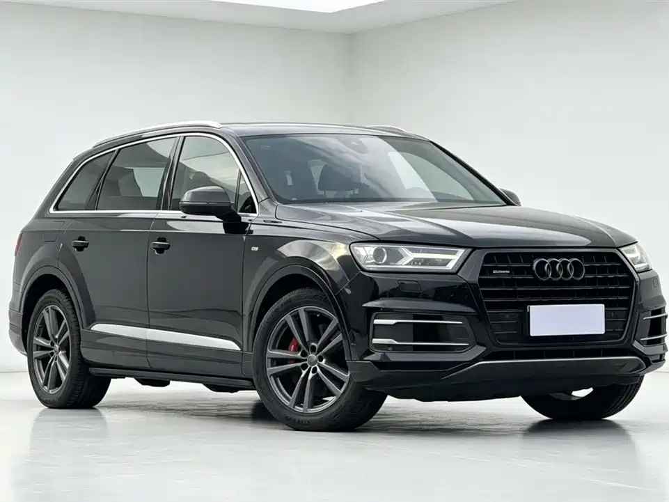 Audi Q7 45 TFSI Tech