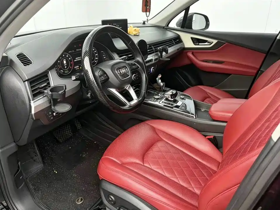 Audi Q7 45 TFSI Tech