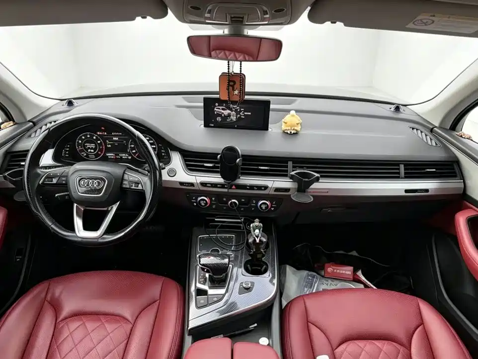 Audi Q7 45 TFSI Tech