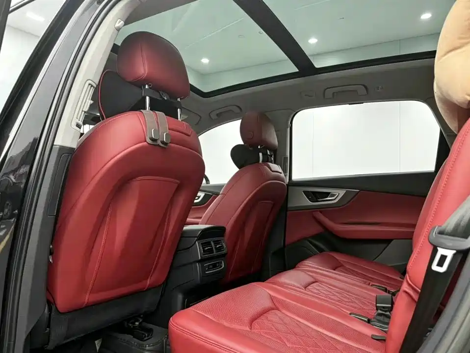 Audi Q7 45 TFSI Tech