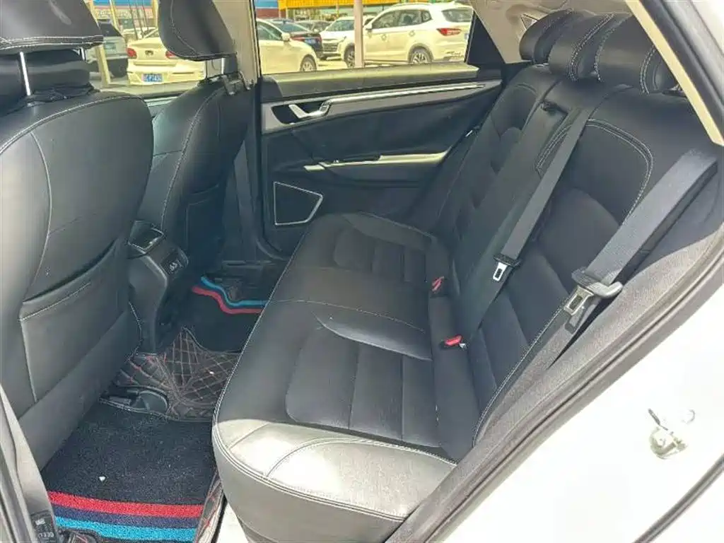 Emgrand GL 1.4 T DCT Elite Connected
