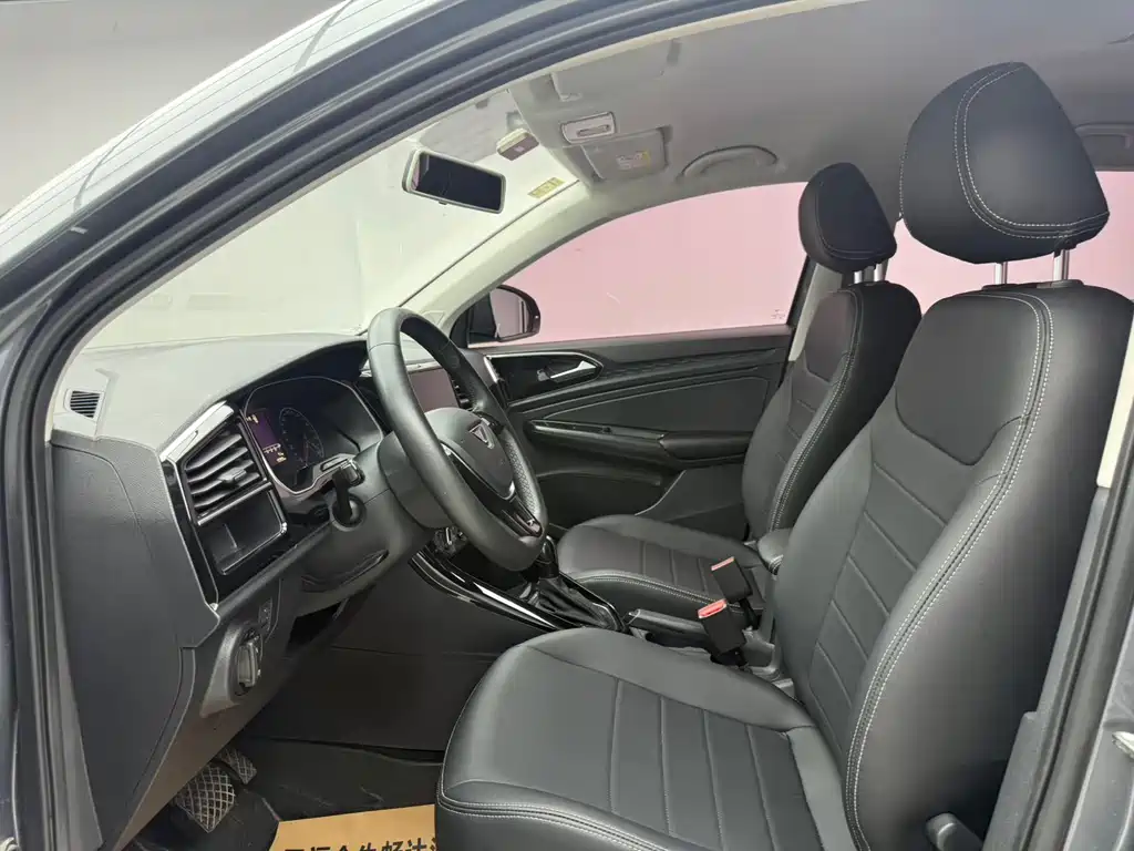 Jetta VS5 280 TSI Auto Progressive
