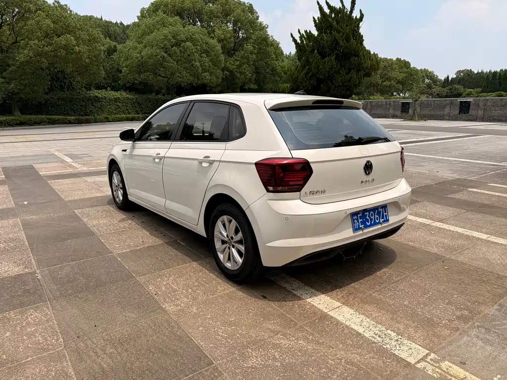 Polo Plus 1.5 L Auto Colorful Tech