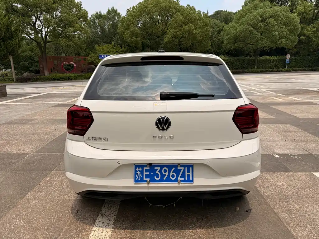 Polo Plus 1.5 L Auto Colorful Tech