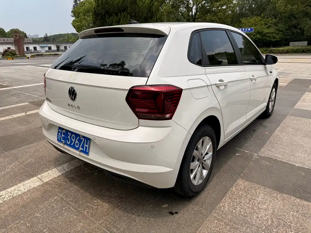 Polo Plus 1.5 L Auto Colorful Tech
