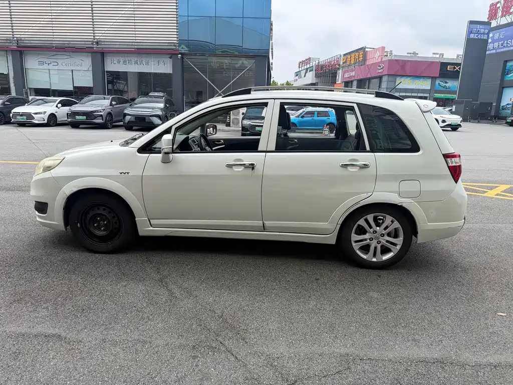 Liana A6 Hatchback 1.4 L Manual Imagine
